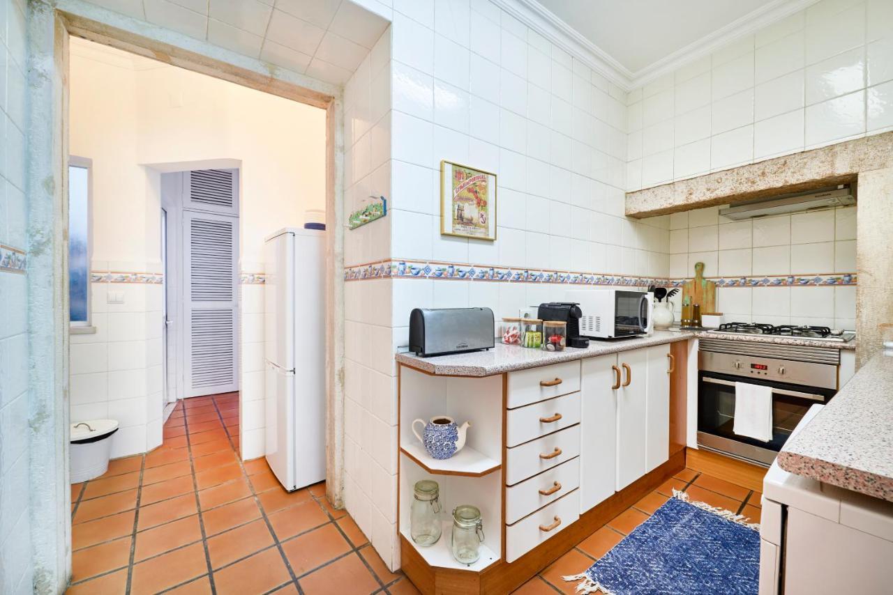 Spacious Bairro Alto Apartment With Courtyard, By Timecooler Lizbona Zewnętrze zdjęcie