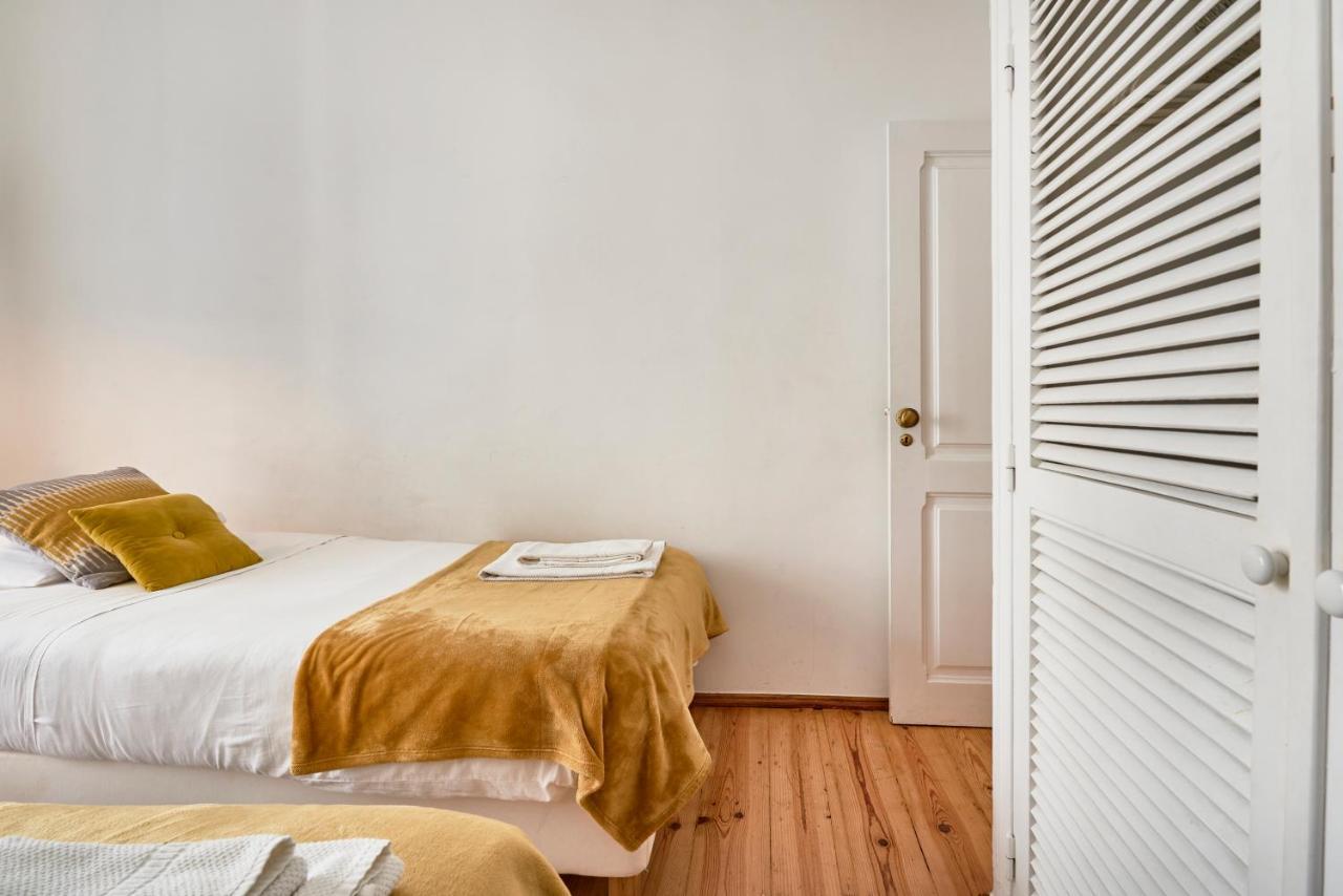 Spacious Bairro Alto Apartment With Courtyard, By Timecooler Lizbona Zewnętrze zdjęcie