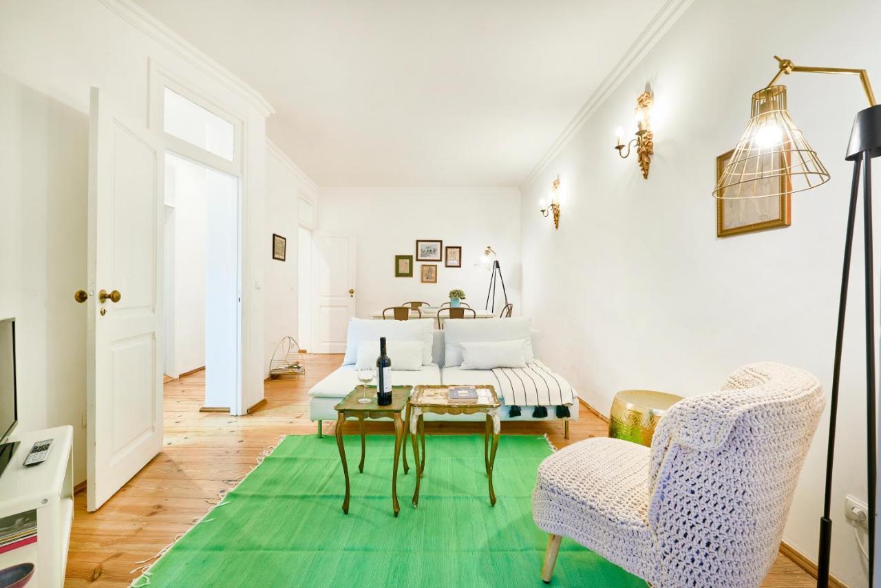 Spacious Bairro Alto Apartment With Courtyard, By Timecooler Lizbona Zewnętrze zdjęcie